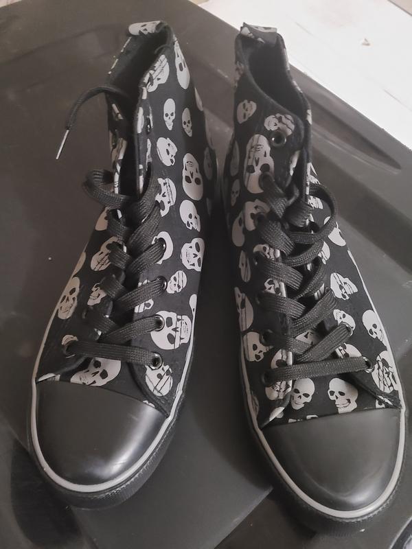 hot topic skull shoes