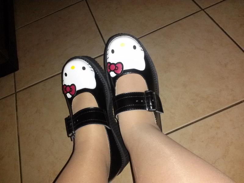 Hello kitty tuk creepers deals
