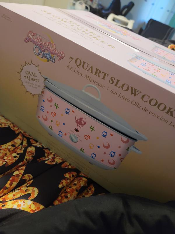 X 上的Sailor Moon News：「Don't forget to buy a Sailor Moon crock pot! 🌙 In  stores at @BoxLunchGifts or you can buy from  🧑‍🍳   / X