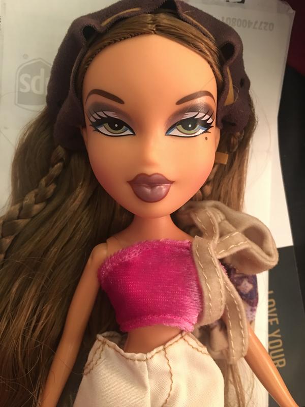 Bratz - poupée yasmin - 20 ans multicolore Mga Entertainment