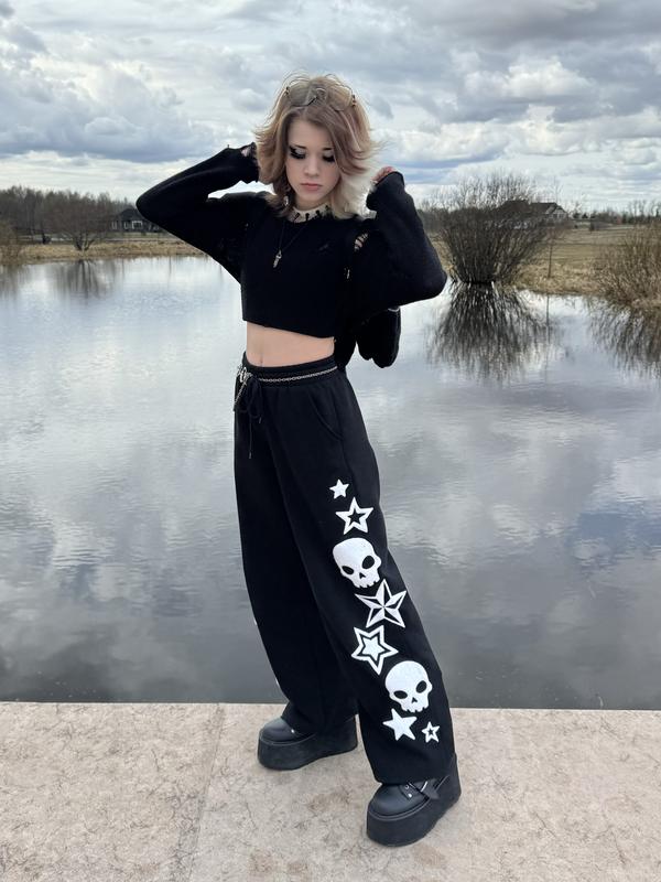Skull Star Fuzzy Patch Wide Leg Girls Lounge Pants | Hot Topic