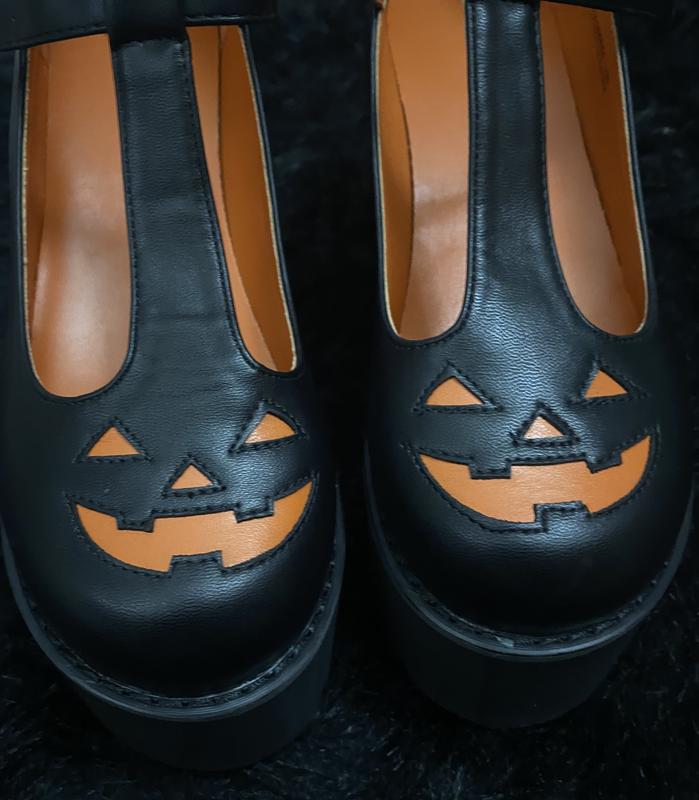 Hot topic pumpkin 2025 shoes