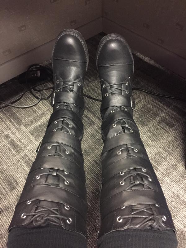 BOTAS BOTINES CHAMULA ブラック クロッグ Black 5 Buckle Lace-Up Combat Boots | Hot Topic