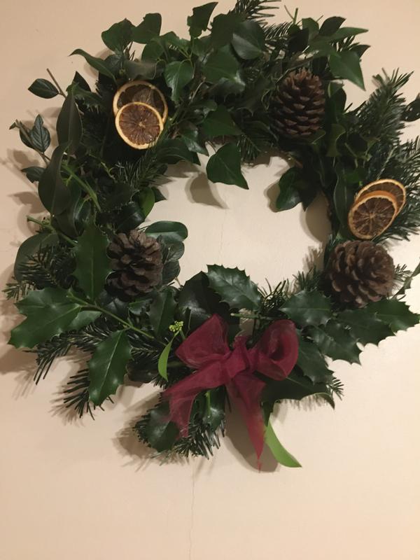 How To Use A Wire Wreath Frame