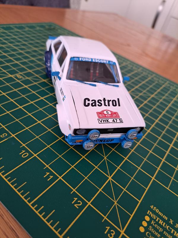 クリスタルボディ！ESCI Ford Escort RS1800 1/24 クリスタルボディ！ESCI Ford Escort RS1800 1/24