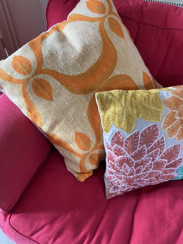 How to Make a Zip-Free Cushion Cover | Hobbycraft