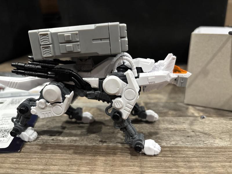 ZOIDS RMZ-003 Command Wolf Model Kit | Hobby Lobby | 2601508