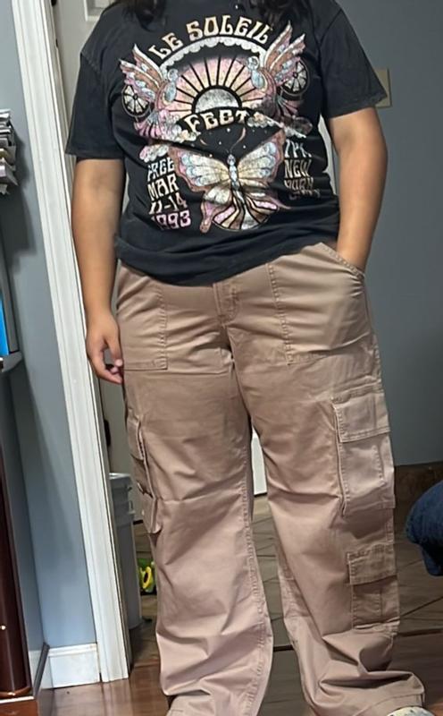 5'1] My favorite khaki cargo pants from Hollister! Link in