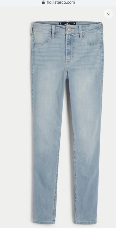 Hollister Social Tourist Low-Rise Light Wash Baggy Jeans