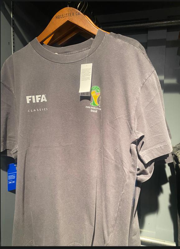 Men's Boxy 2002 FIFA World Cup™ Korea Japan Graphic Tee | Men's