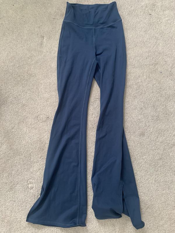Hollister Gilly Hicks Active Recharge High-Rise Flare Leggings