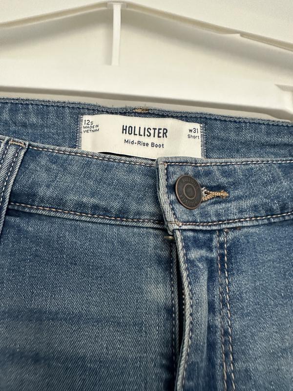 Women s Mid Rise Light Wash Boot Jeans Women s Weekly Sets HollisterCo