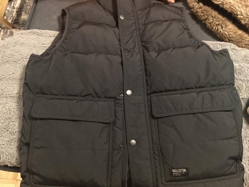 Hollister deals vest jacket