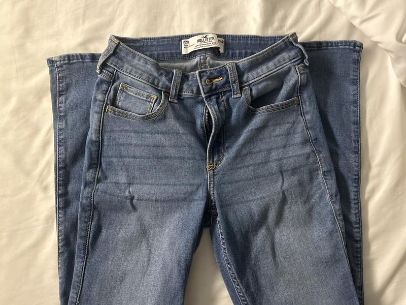 Women s Curvy Mid Rise Medium Wash Boot Jeans Women s Bottoms HollisterCo