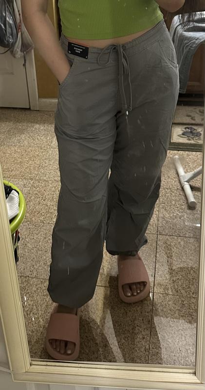 cream color hollister cargo pants large feel free - Depop