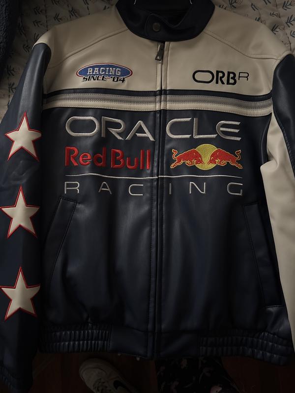 Holliste × Red Bull コラボ レザージャケット Men's Oracle Red Bull Racing Graphic Faux Leather Jacket | Men's