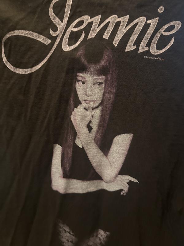 Women's Oversized Jennie Graphic Tee | Women's Clearance