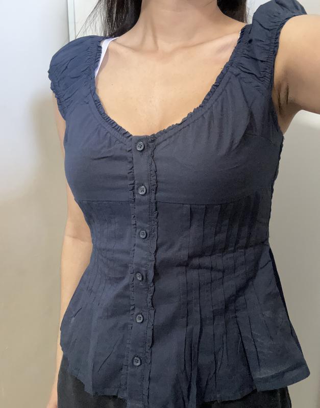 Women's V-Neck Pintuck Top | Women's Tops | HollisterCo.com