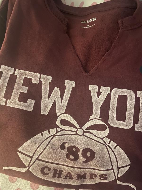 Women's Oversized New York Graphic Notch-Neck Sweatshirt