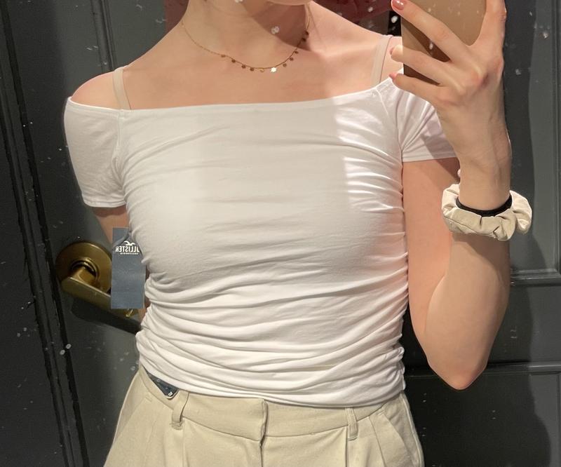 Hollister off the shoulder cheap shirt