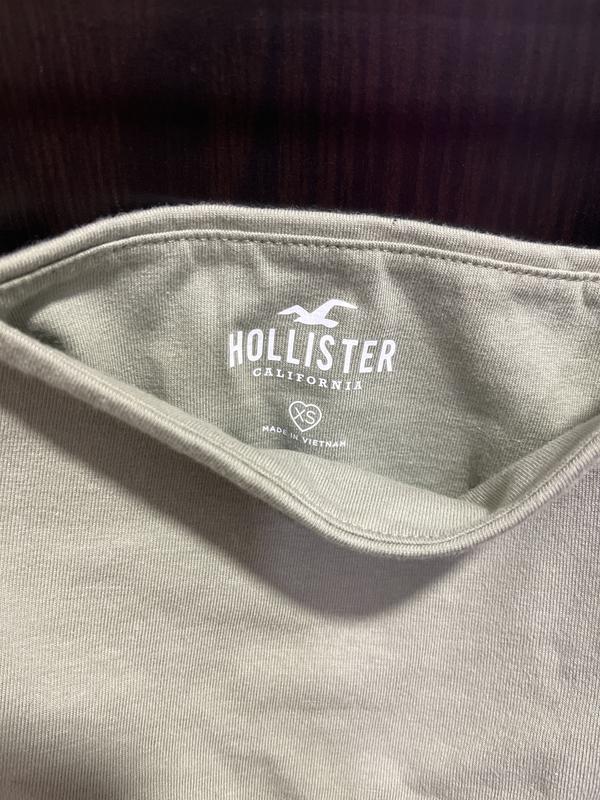 Hollister one online shoulder top