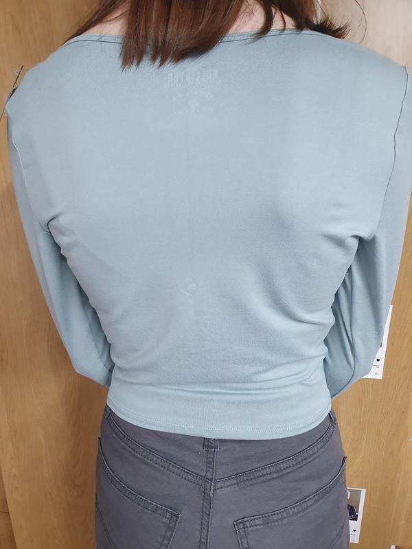 Long-Sleeve Seamless Fabric Square-Neck Top