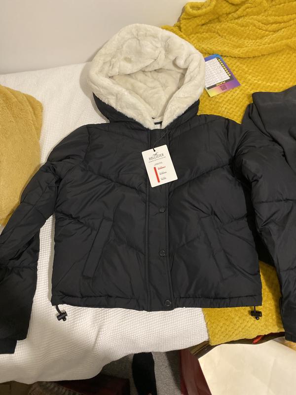 Hollister Hollister Ultimate Faux Fur-Lined Hooded Puffer Jacket 120.00