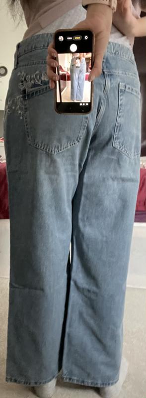 Women's Low-Rise Medium Wash Los Angeles Graphic Baggy Jeans
