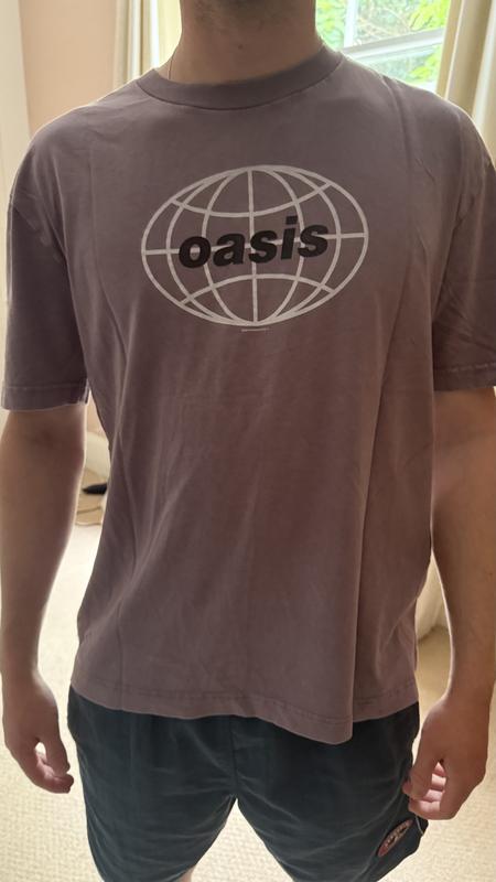 Men's Boxy Oasis Graphic Tee | Men's Sale | HollisterCo.com