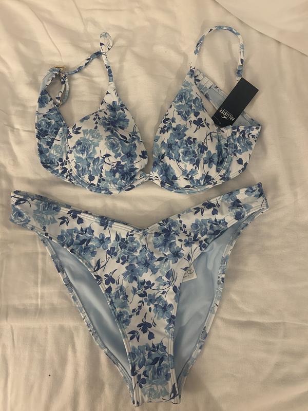 Women s Eyelet Underwire Plunge Bikini Top Women s Sale HollisterCo