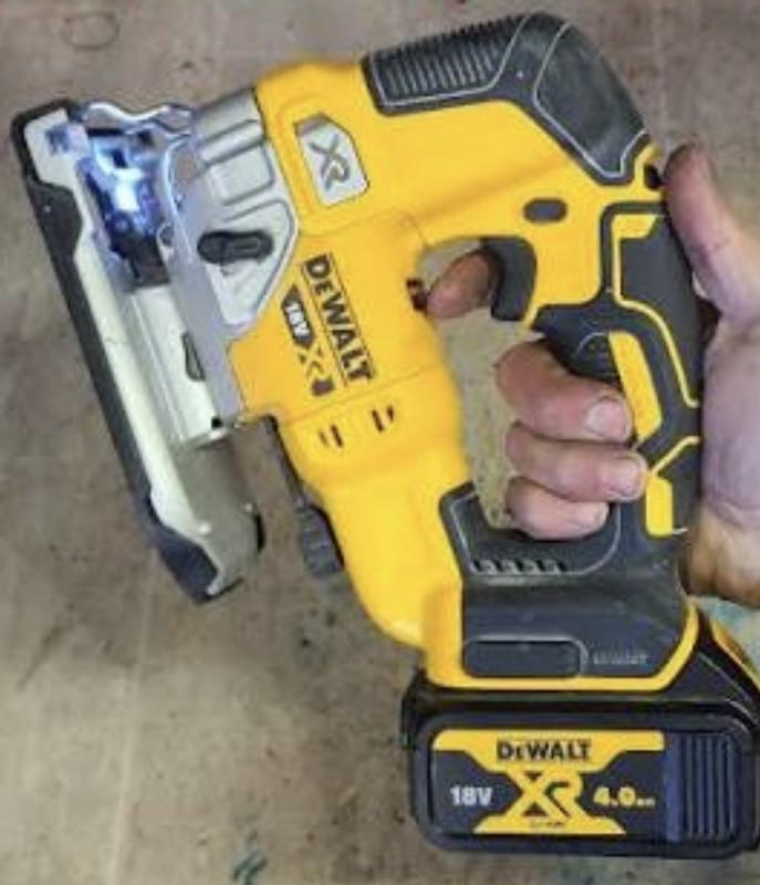 DEWALT 20V MAX XR Cordless Brushless Jigsaw with 6.0 Ah and 4.0 Ah