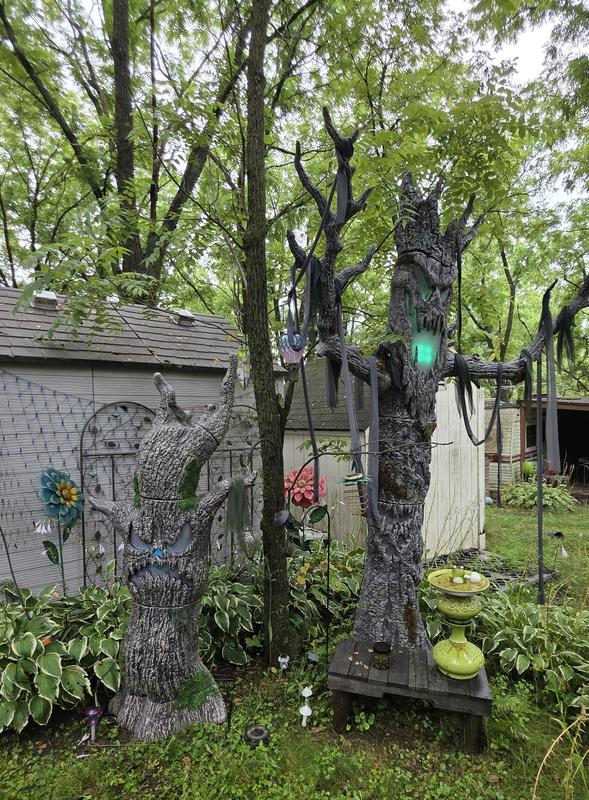 Home Accents Holiday 9 FT Wicked Woods Giant-Sized Color Changing