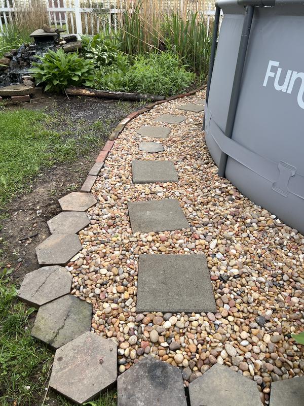 Vigoro 0.5 cu. ft. Bagged Calico Stone Decorative Landscape Rock