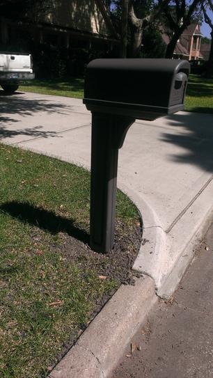 Rubbermaid Classic Plastic Mailbox And Post Combo With Double Door