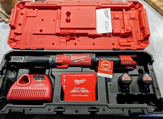 Milwaukee M12 FUEL Stubby 3/8in. Impact Wrench Kit, Drive Size 3/8in - View #3