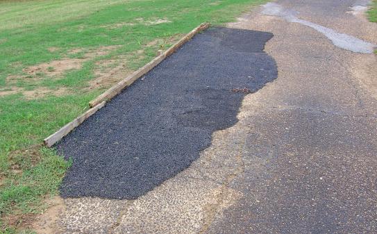 Quikrete 50 lb. Commercial Grade Blacktop Repair 170152 at ...