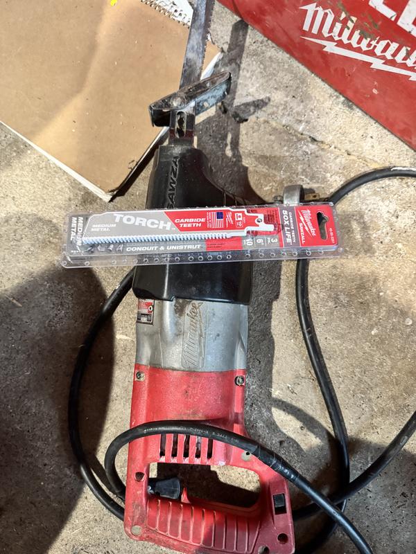 Milwaukee 9 in. 10 TPI Carbide Medium Metal Cutting Sawzall