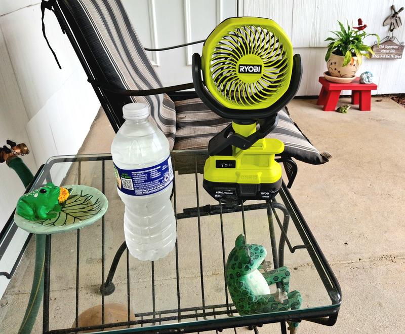 RYOBI ONE+ 18V Cordless 6 Gal. Wet Dry Vacuum Kit with 4.0 Ah