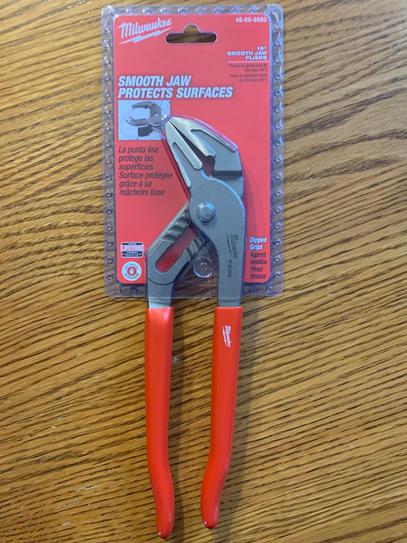 Milwaukee 48-22-6550 10-Inch Smooth Jaw Pliers – Durable Grip For Precision Work