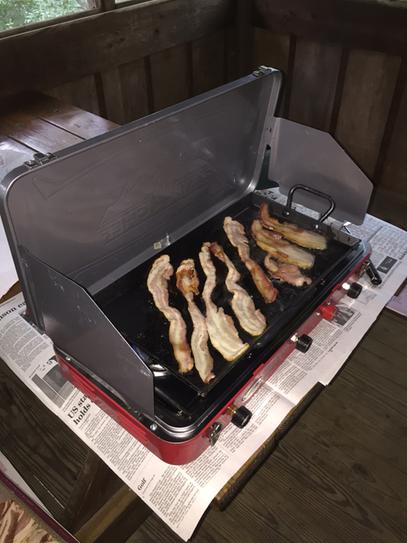 Finally got to take my Lodge carbon steel griddle out for a picnic! : r/ carbonsteel