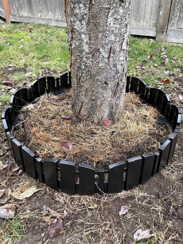 Vigoro 10 ft. L x 4.5 H Black Decorative Adirondack No-Dig Plastic