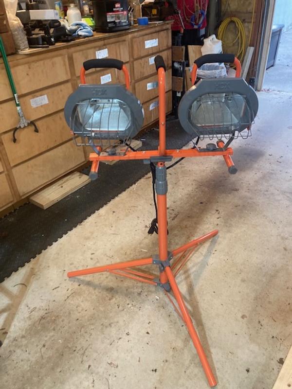 HDX 1200-Watt Halogen Tripod Work Light LG351-1200W - The Home Depot