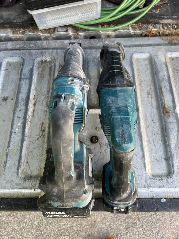 Makita 18V Lithium-Ion Dual Port Rapid Optimum Charger DC18RD