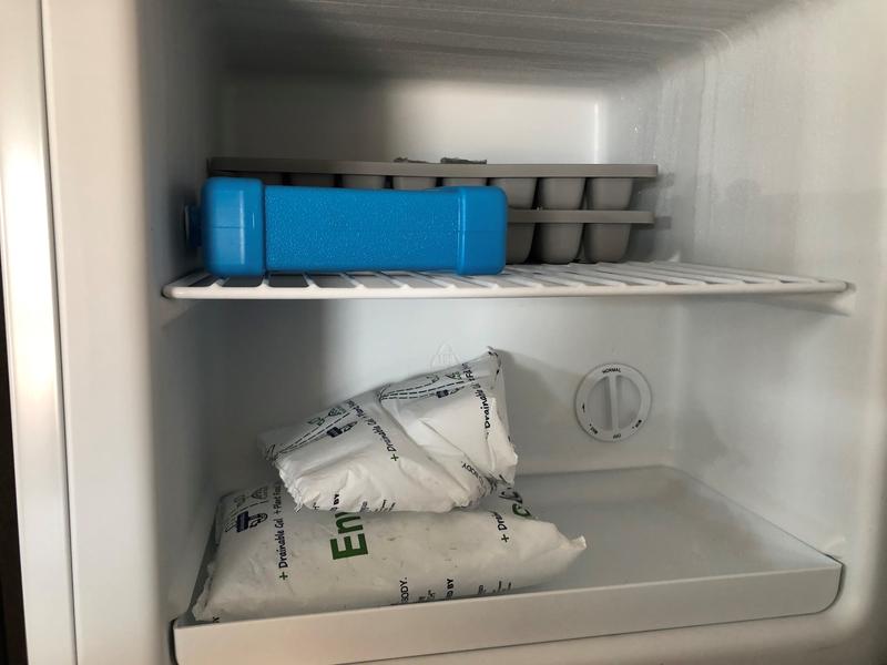 WELL FRIDGE mini ホワイト　冷蔵庫 DEMULLER 2.4 Cu.ft Mini Refrigerator Small Fridge with