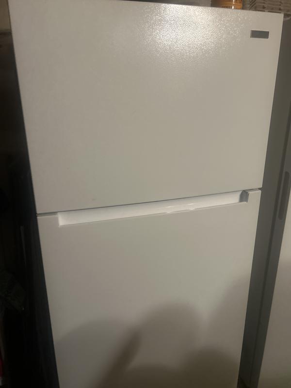 Vissani 18 cu. ft. Top Freezer Refrigerator DOE in White, Garage