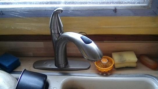 Glacier Bay Keelia Single Handle Pull Out Sprayer Kitchen Faucet