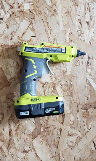 RYOBI ONE+ 18V Cordless Full Size Glue Gun Kit with 1.5 Ah Battery