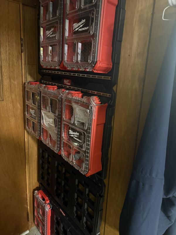 Milwaukee M18 18V PACKOUT 6-Port Daisy Chain Rapid Charger w