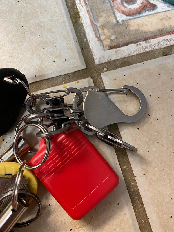Reviews for Nite Ize Key Holder with Locking Carabiners | Pg