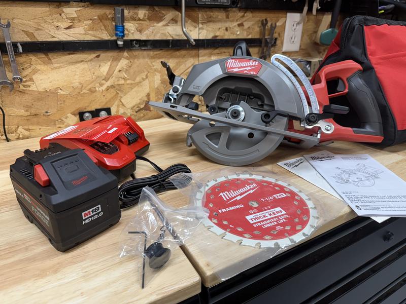 Milwaukee M18 FUEL 18V Lith-Ion Cordless 7-1/4 in. Rear Handle